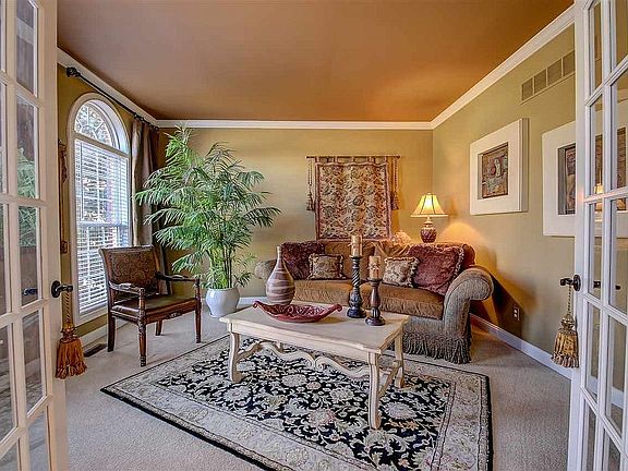 5th image of 10024 Glensprings Pl
