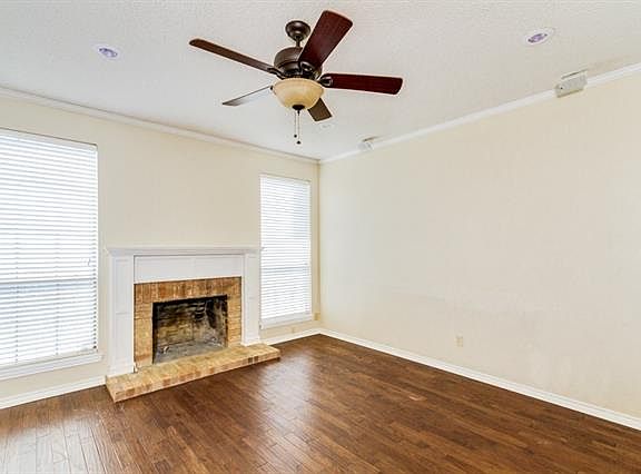 3rd image of 1405 Hyde Park Blvd
