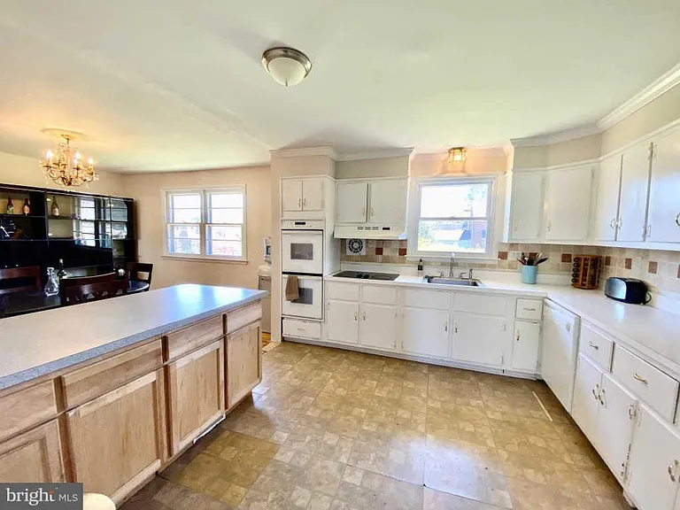 514 Ivydale Rd — Photo 13