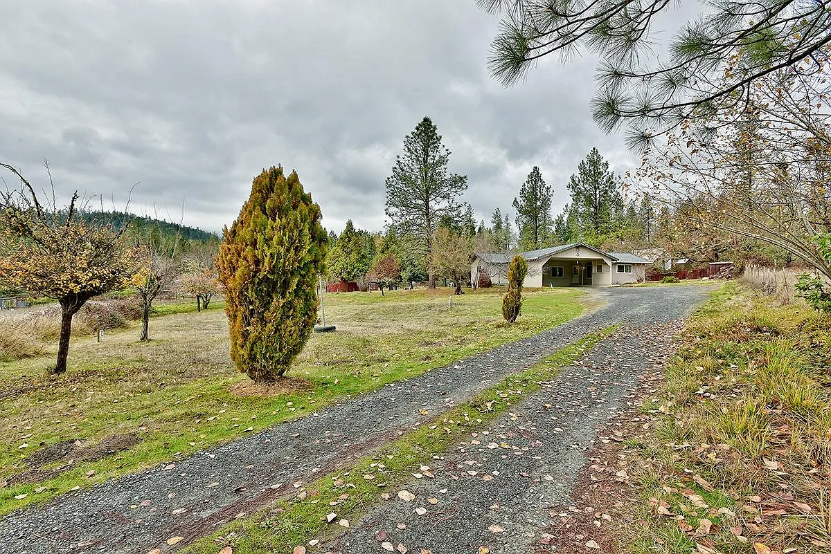 575 Earhart Rd photo 1