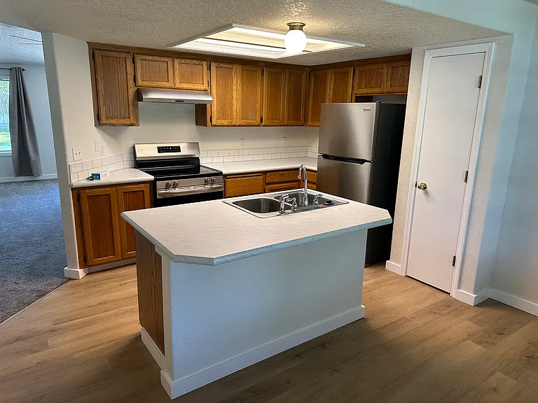 5482 S Veronica Pl — Photo 3