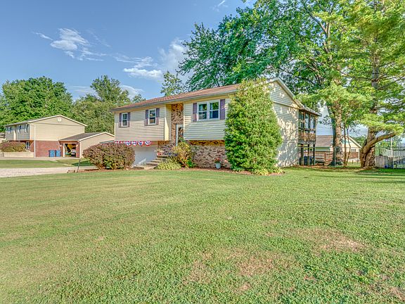 4th image of 1109 Douglas St