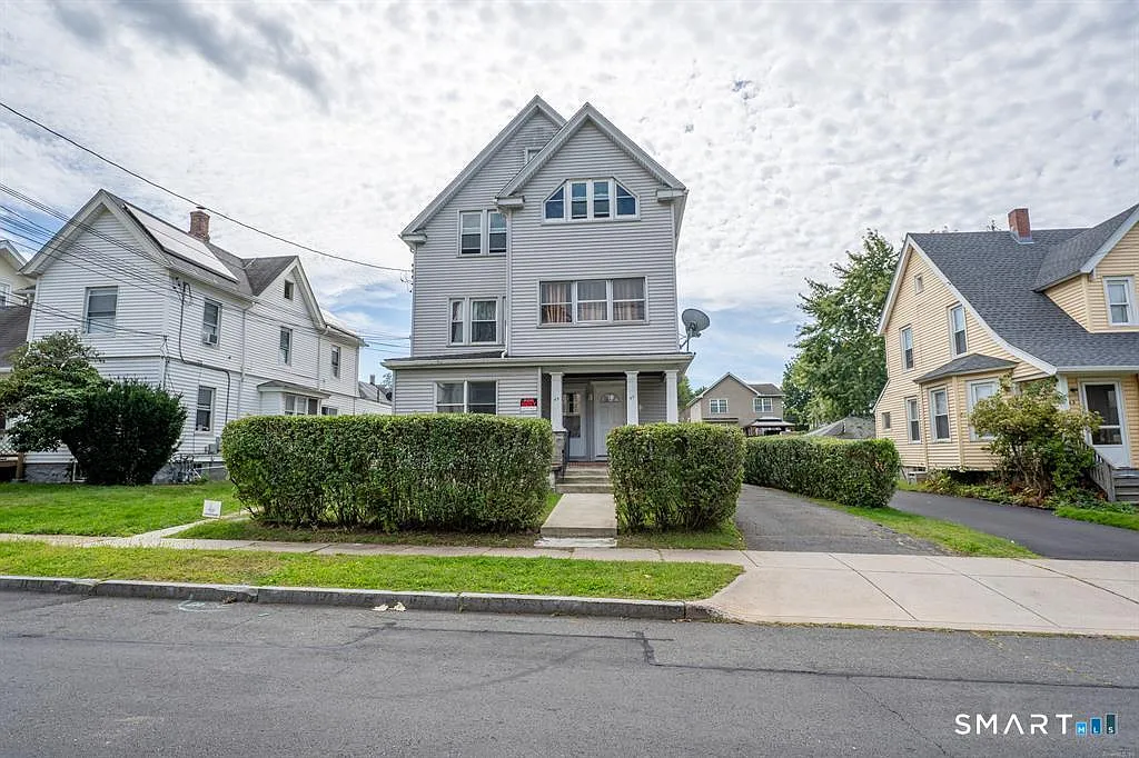 2 bed, 1.0 bath, 1148 sqft, $1,700 — Photo 1