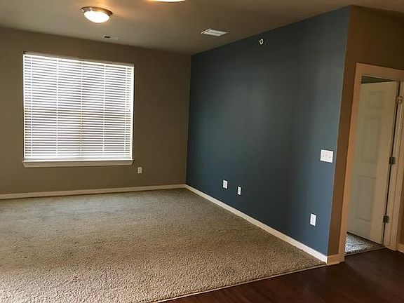 4th image of 11840 S 73rd Ct APT 201