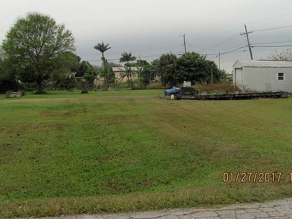 3rd image of 1140 NE 25th St