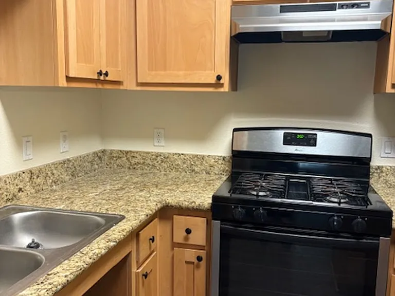 Luxe Ripon Apartments — Photo 10