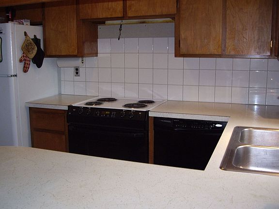 TILED BACK SPLASH    
