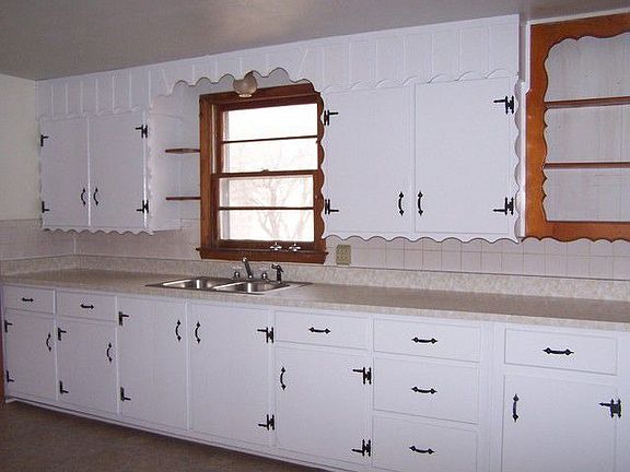 3rd image of 604 W 4th St
