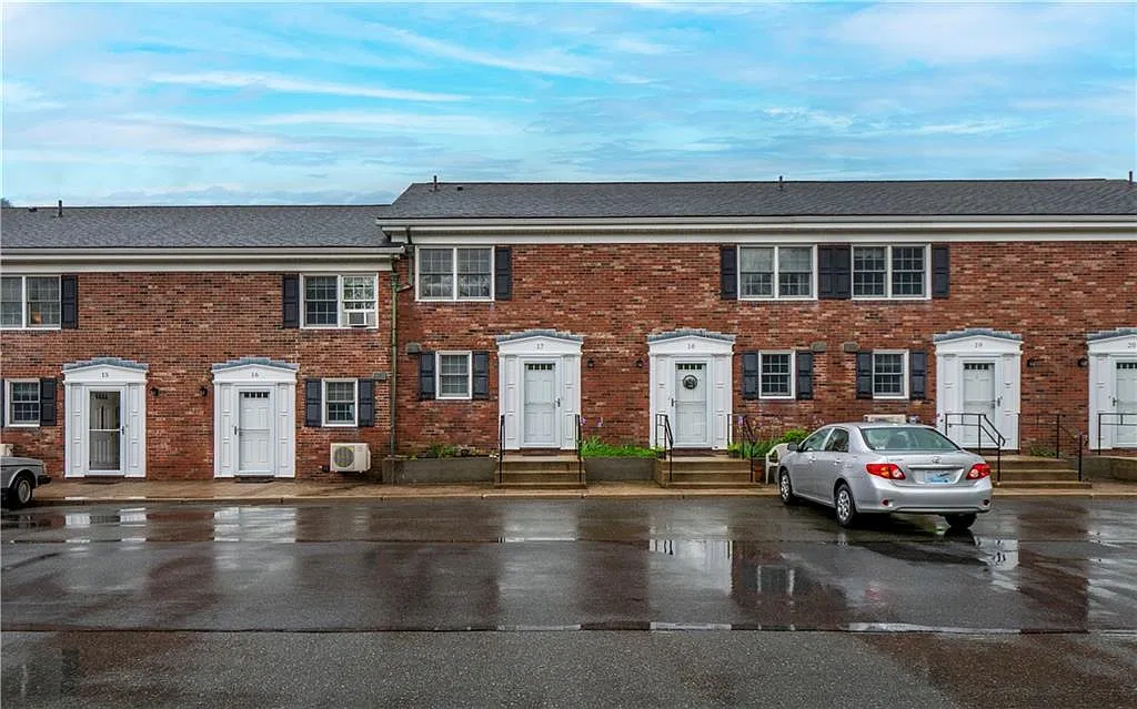2 bed, 2.5 bath, 1200 sqft, $2,650 — Photo 2