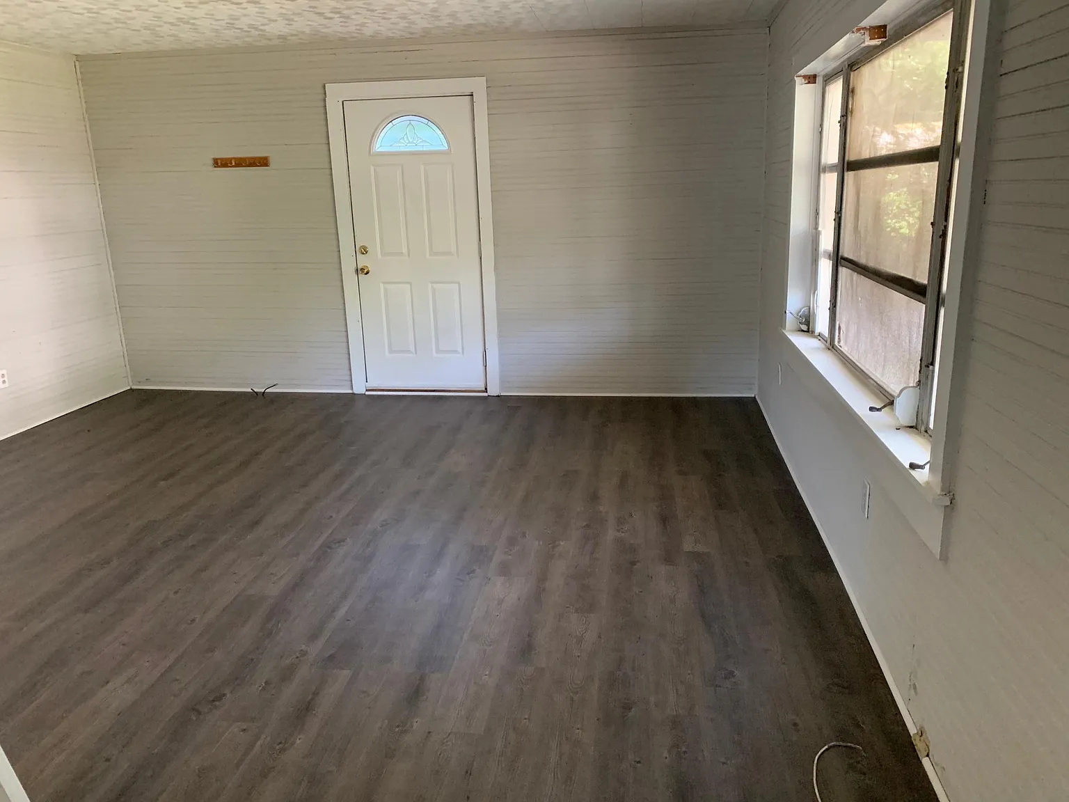 4 bed, 6561 sqft, $2,000 — Photo 4
