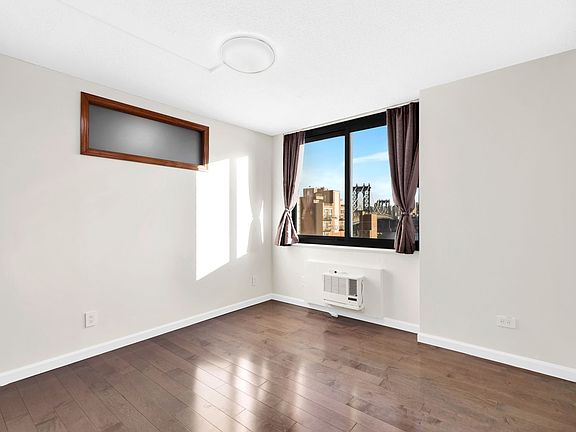 4th image of 60 Henry St APT 13A