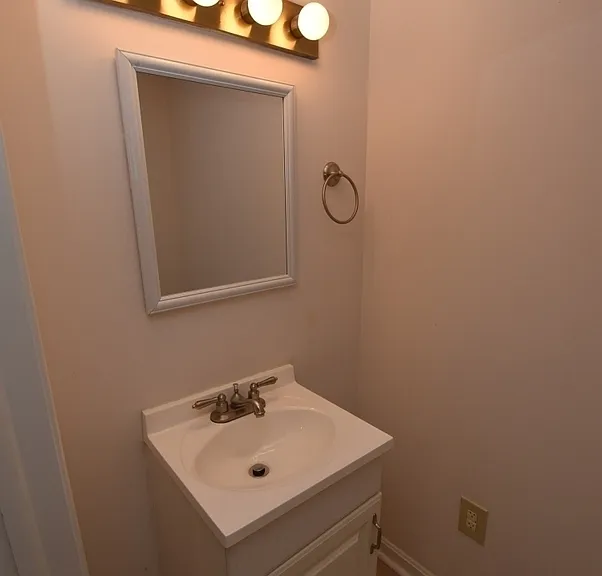 7660 Fairbanks Ct — Photo 15