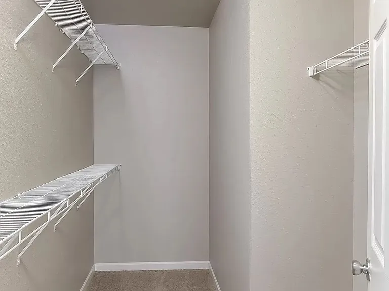1040 Broken Ridge Dr — Photo 17