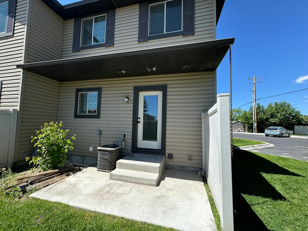 Building Photo - 177 S 4 W