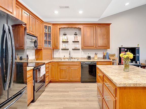 5th image of 6924 Village Lake Cir
