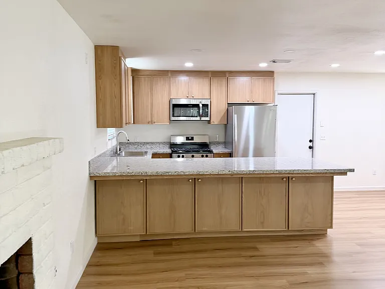 814 S Cindy St — Photo 16