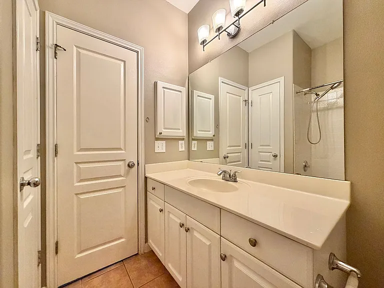 3300 Forest Creek Dr — Photo 22