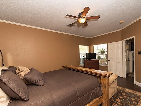 3rd image of 8821 Holly St #8821