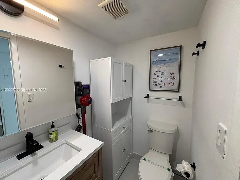 540 Brickell Key Dr #1024 — Photo 24