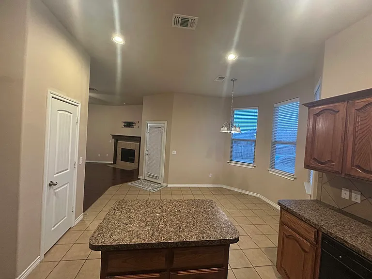 2400 Rookhaven Ln — Photo 21