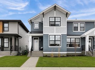 125 N Emberside Holw, Cochrane, AB T4C 3E1