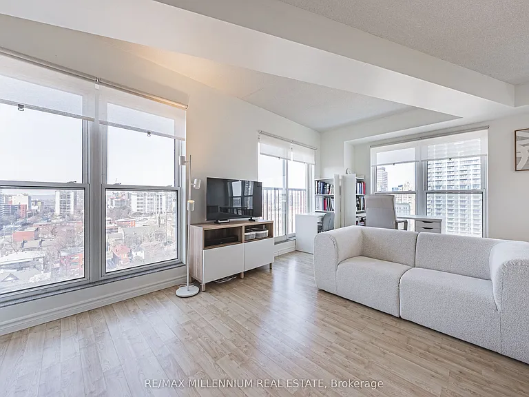 135 James St S #1401 — Photo 7