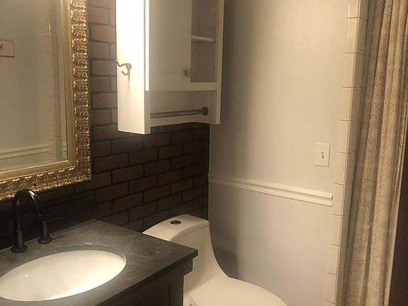 5th image of 10 Bentley Ln