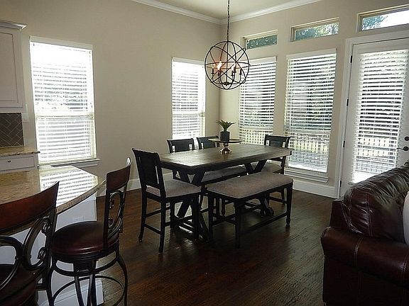 5th image of 2736 Cedar Elm Dr