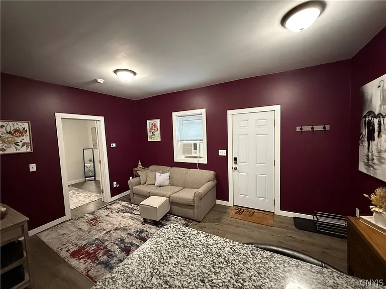 130 W 3rd St #2 — Photo 4