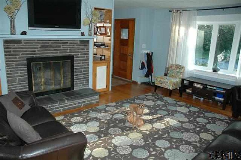 3rd image of 27 W PARKWOOD Street