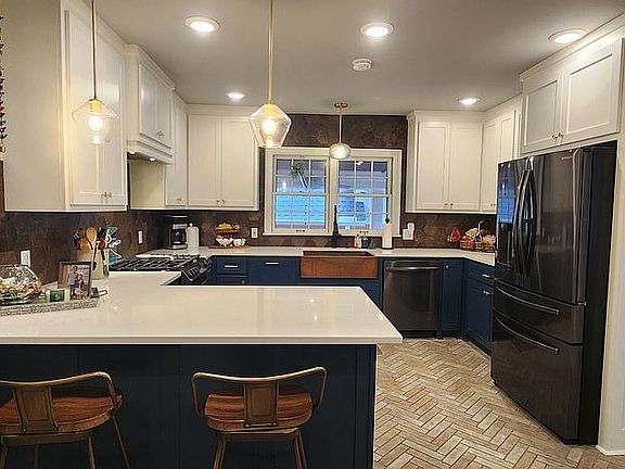 4th image of 406 W Narroway St