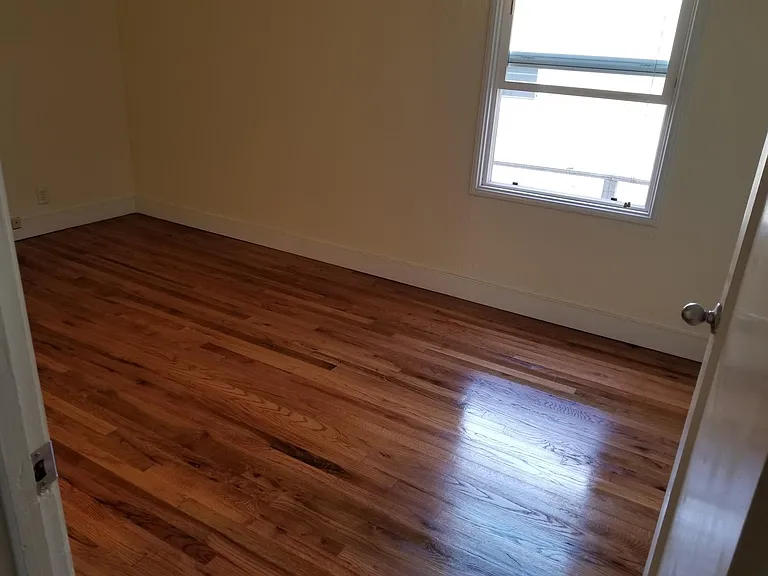 6109 Tehama Ave — Photo 11
