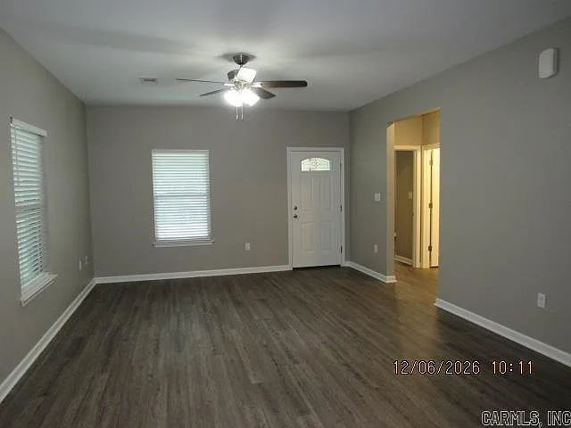 2135 Hickory St — Photo 2