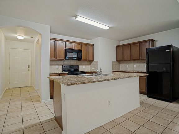 4th image of 1106 Nickel St