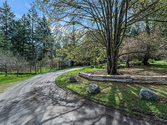 5th image of 2083 N End Rd