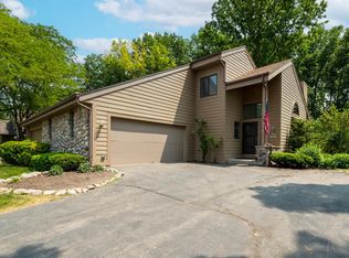 N80W13425 River Park Dr, Menomonee Falls, WI 53051