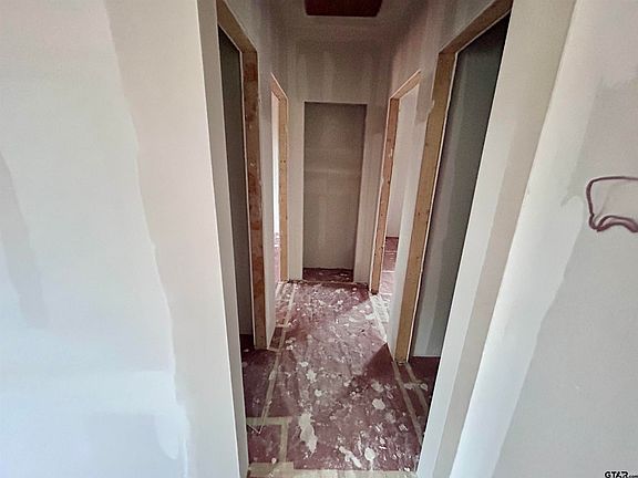 4th image of 203 E Fleming St