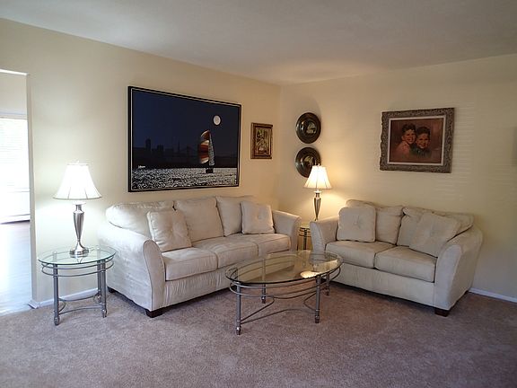 3rd image of 292 Marilynn Ct