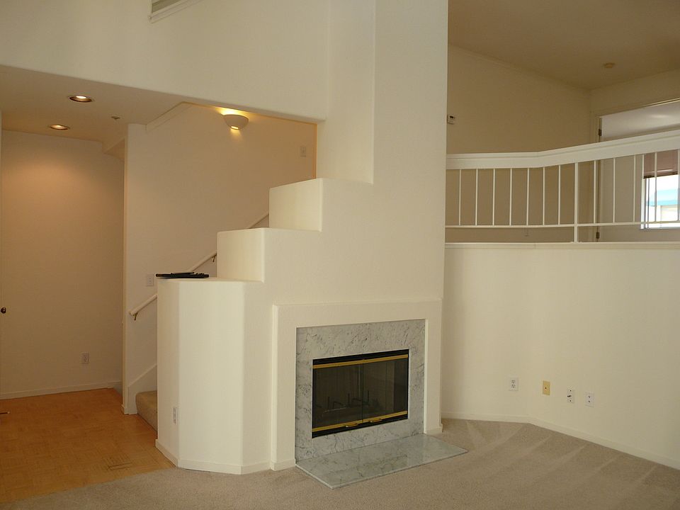 1st image of 430 Galleria Dr APT 6