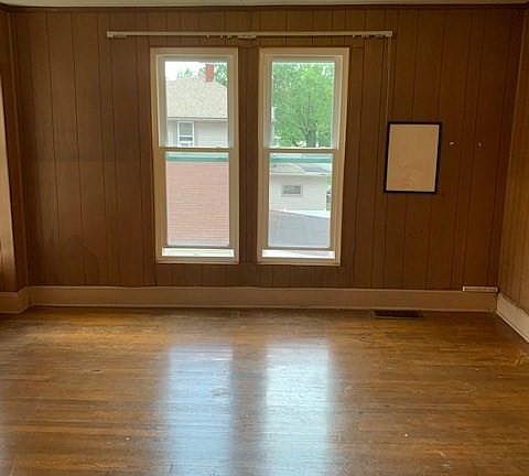 3rd image of 186 Kensington Pl