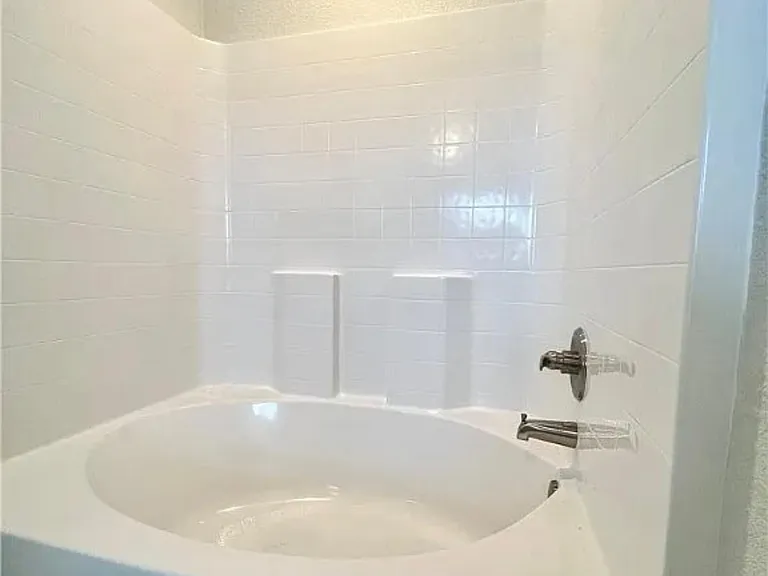 113 Dolphin Dr #1 — Photo 3