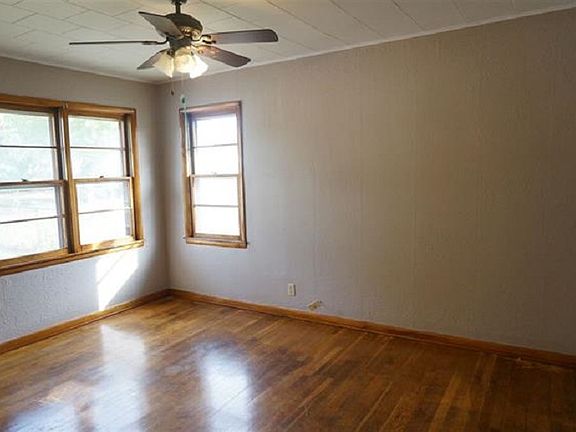 5th image of 1029 N Osage St
