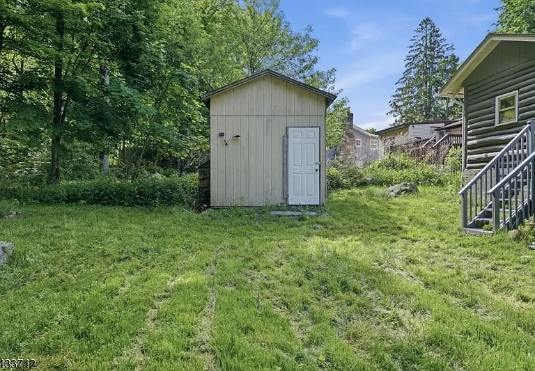 33 Hillside Ave — Photo 36