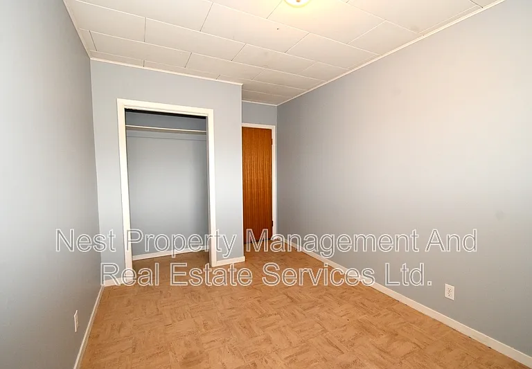 596 Central St E #1 — Photo 14