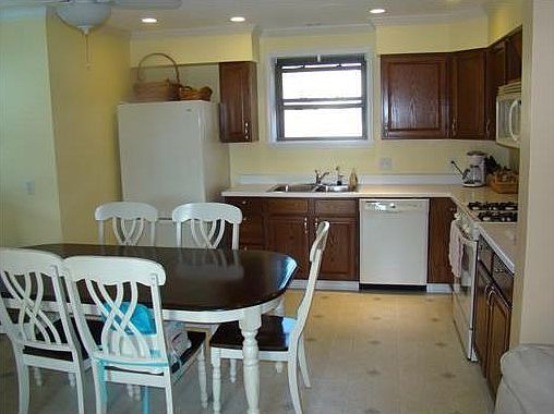 3rd image of 6705 Highland Ave