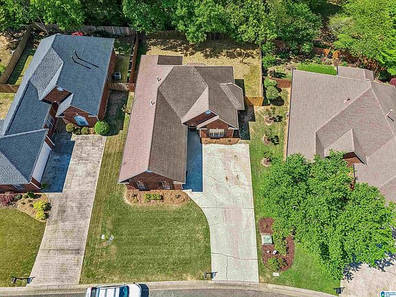 3rd image of 4461 Parkwood Cir
