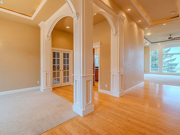 3rd image of 3071 NW Gravenstein St