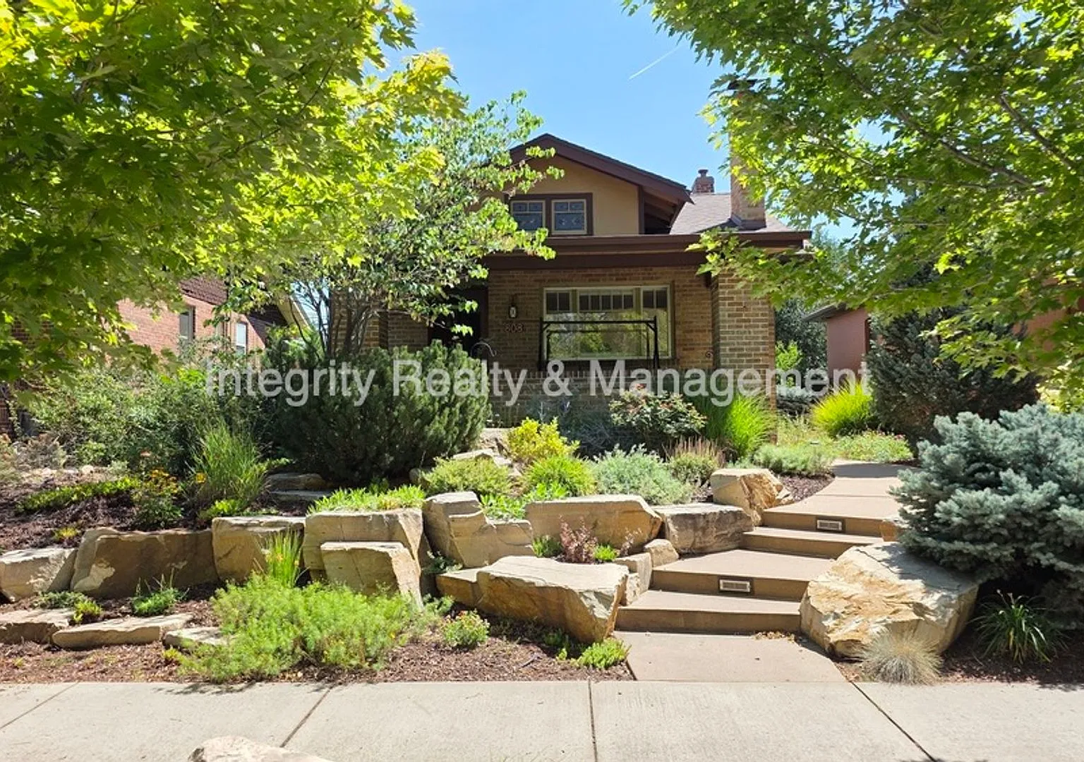 2 Bed/1 Bath, 870 Sqft - 808 S Grant St — Photo 2