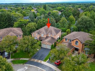 2097 Innkeeper Ct, Oakville, ON L6M 3A2
