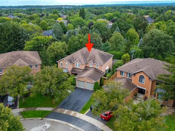 2097 Innkeeper Ct, Oakville, ON L6M 3A2
